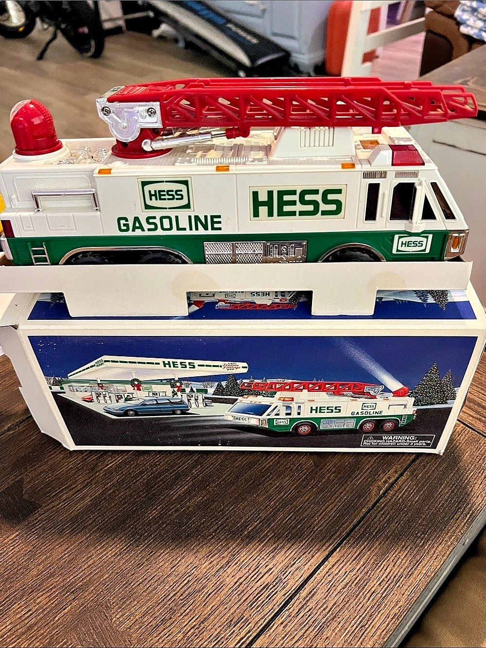 Hess 1998 Toy Truck and Ladder Rescue Like New